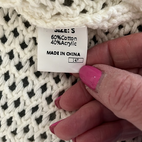 Women's Cream Hoodie Sweater NWOT - Picture 8 of 9